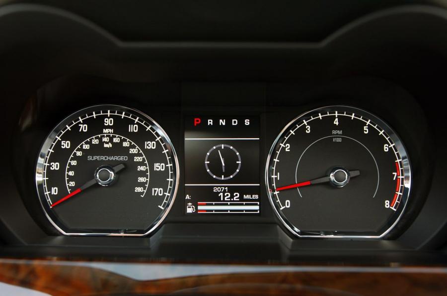  Jaguar XKR Convertible 2011 года  (фото 15 из 42)